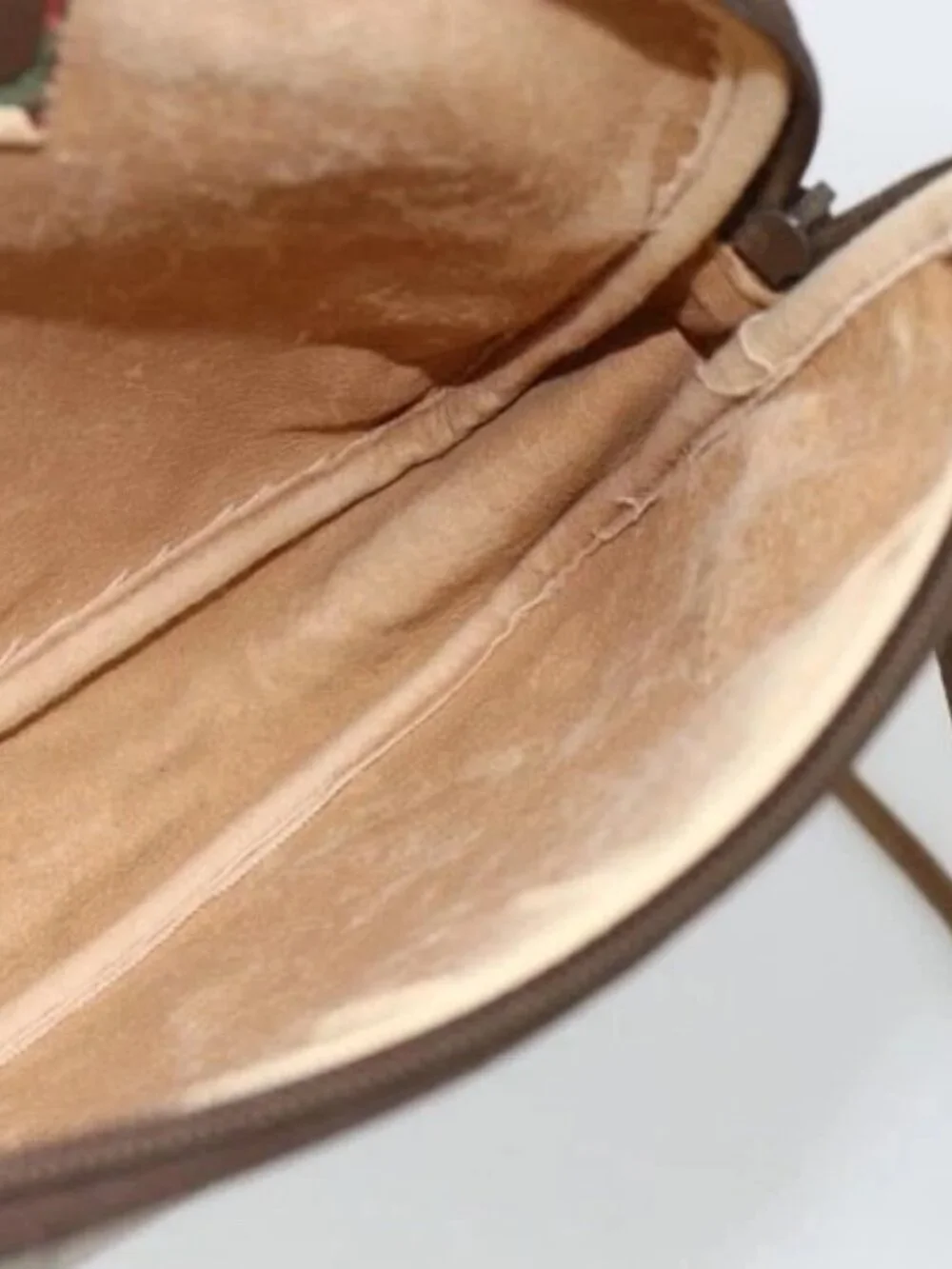 GUCCI GG Supreme Shoulder Bag PVC Beige Gold 116 02 068 Auth ka3454